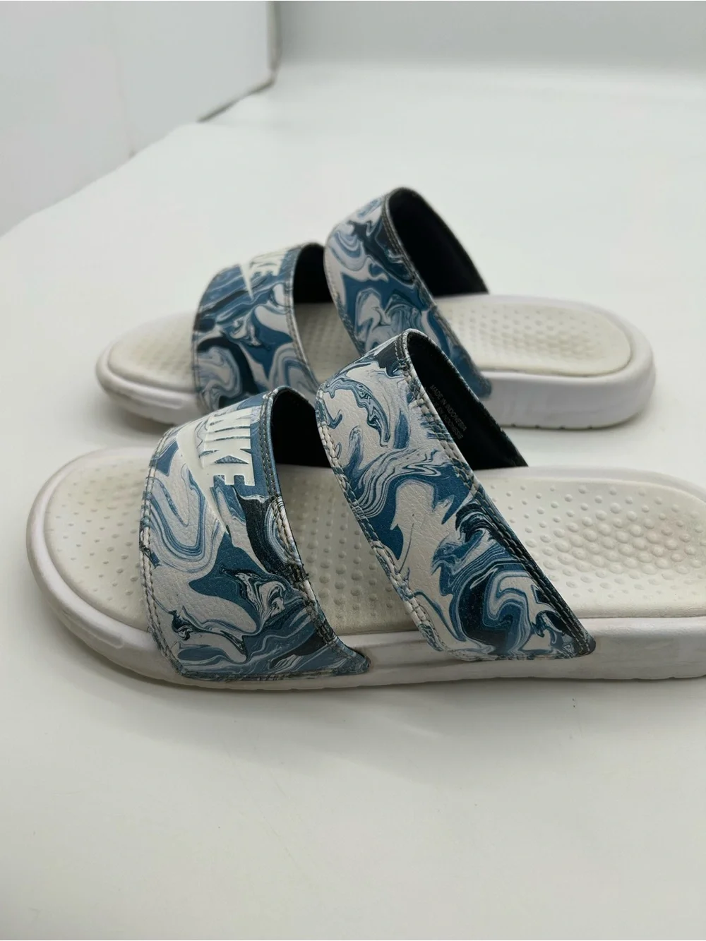 Nike Women’s Benassi Duo Ultra Slide Ocean Wave Color Way size 9